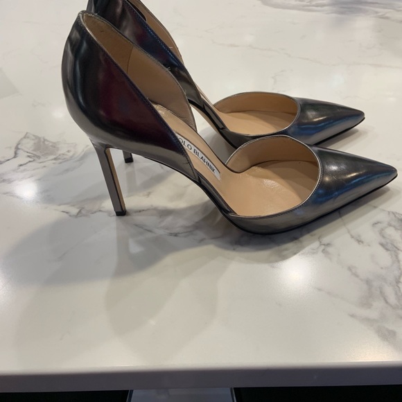 Manolo Blahnik Silver D’Orsay Heels - Picture 2 of 6